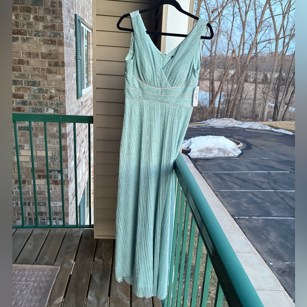 🆕 🩵R&M Richards Seafoam Shimmer Metallic Gown Size 6 Formal Dress Prom Wedding - Picture 3 of 15